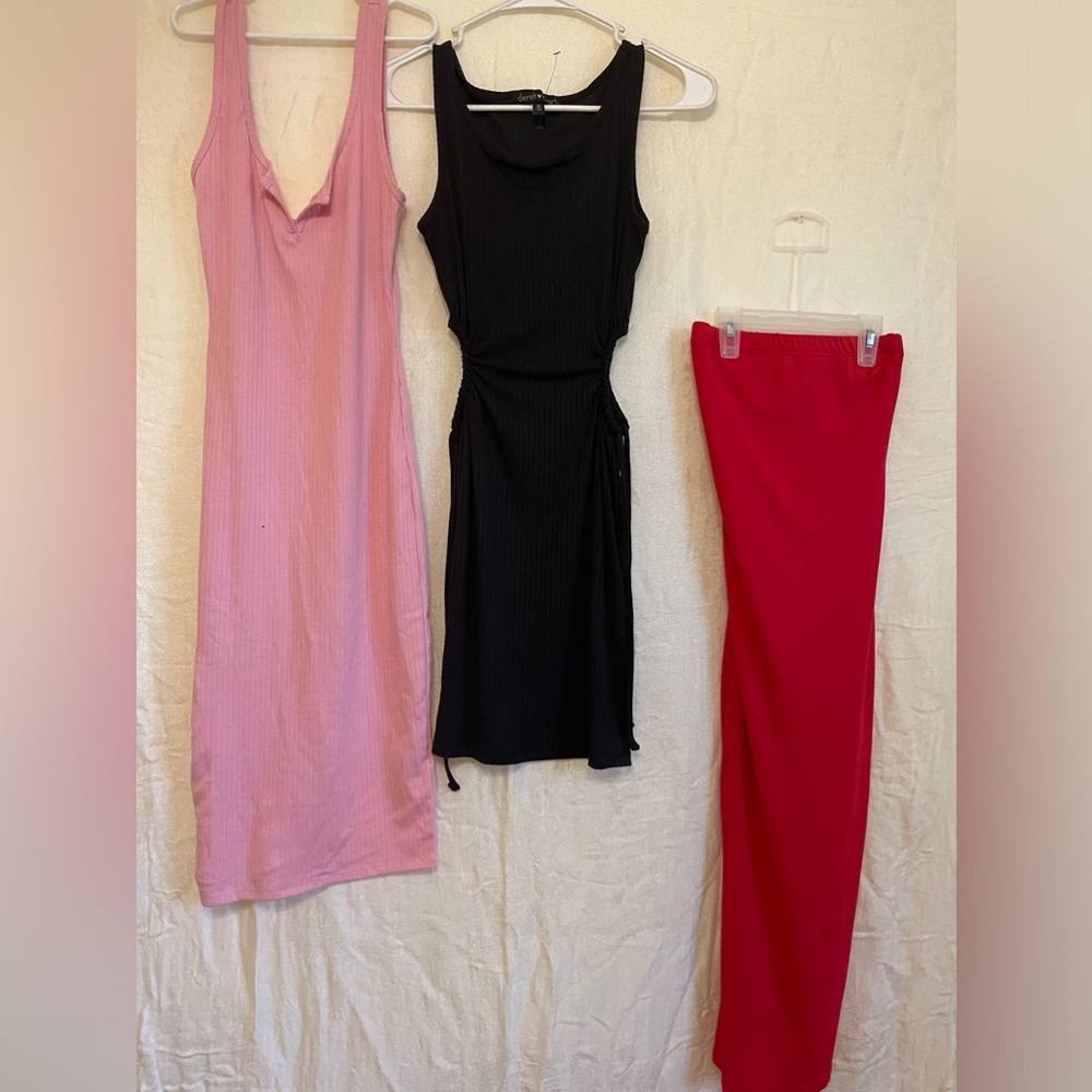 3pc summer dresses. Sz S, blk/dheart, pink/love J, red/capella